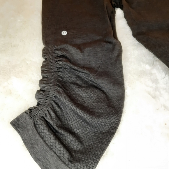 Lululemon Ebb and Flow Crop Charcoal Gray Size 4 - Picture 10 of 14